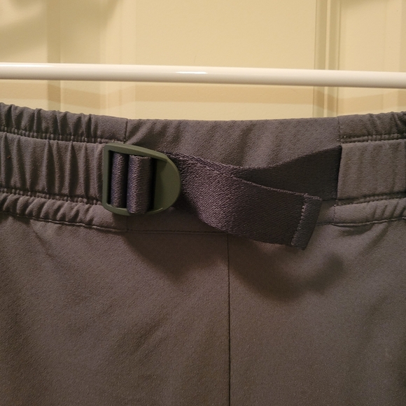 Athleta Olive Green Quest Jogger size 12p - Picture 2 of 9